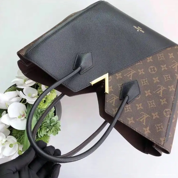 Fashionrepsfam ru 19T1L0381 Bags LV 0516